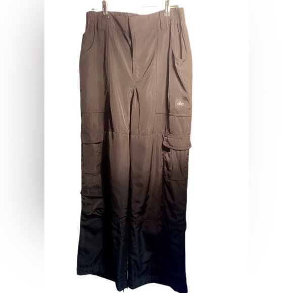 Alo Yoga Black High-Waist SkiMoto Puffer Athleisure Trendy Style Wide Leg Pant M - Picture 2 of 4